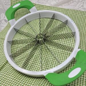 Watermelon Slicer Cutter Corer Server Kitchen Gadget Fruit Tool Green White‎